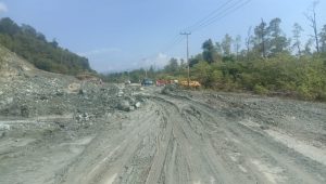 Jalan Penghubung 2 Kecamatan di Halmahera Timur Tertimbun Longsor
