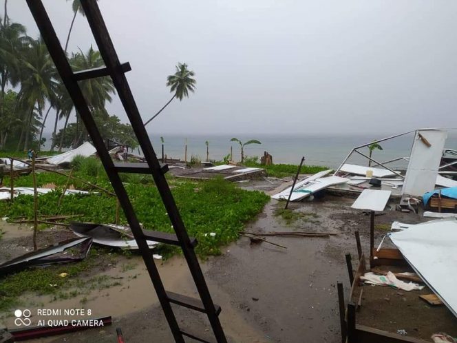
 puluhan rumah di Halmahera Selatan rusak akibat diterjang angin puting beliung