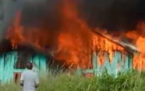 Sebuah Rumah Kayu di Morotai Ludes Terbakar