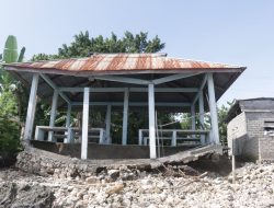 Sejumlah Rumah Warga di Desa Mandiri Terancam Ambruk Akibat Abrasi Pantai